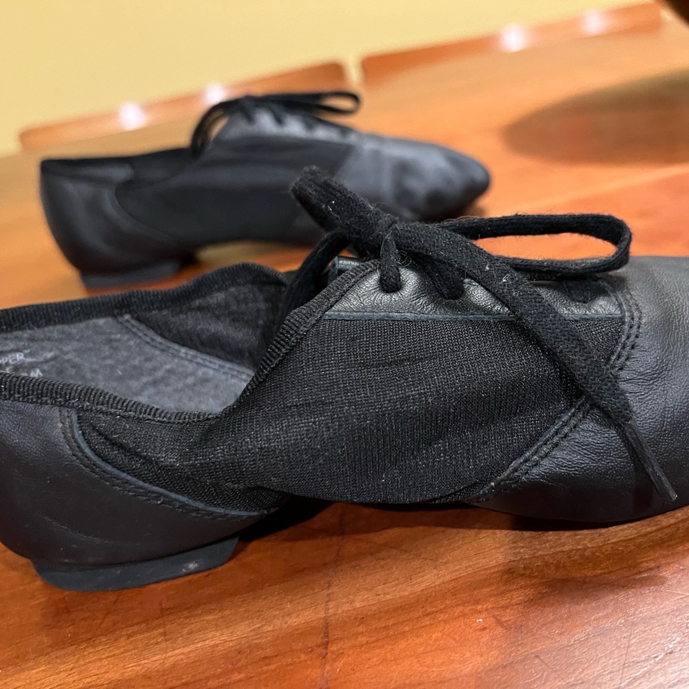 NEW Women’s Capezio E-series jazz shoes - Picture 3 of 9